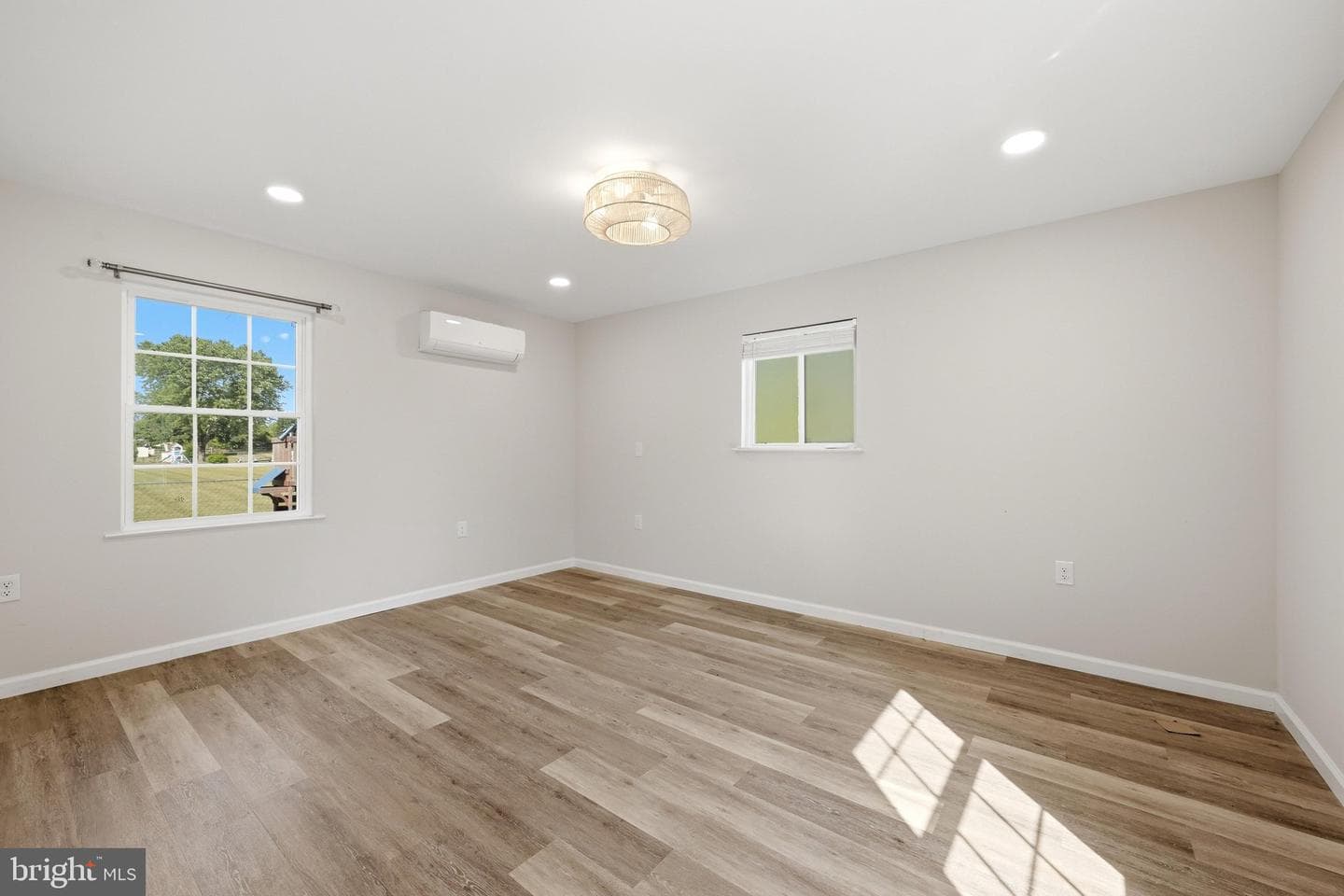 112 Lane St photo 24