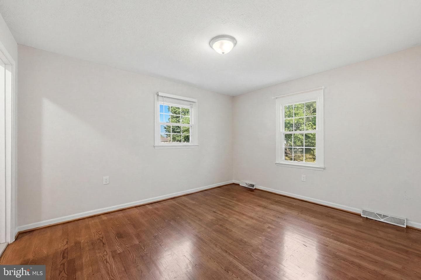 112 Lane St photo 28