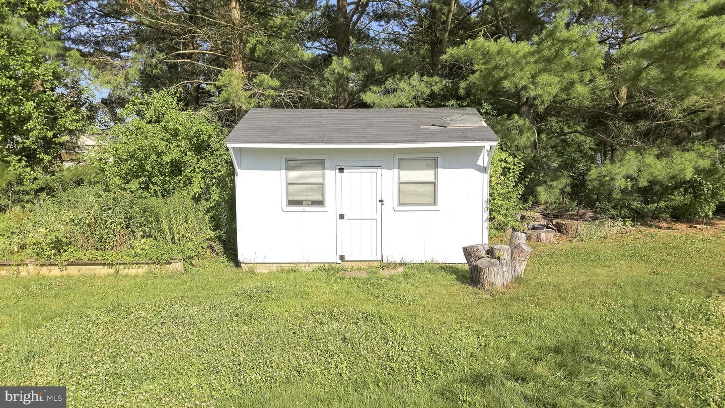 112 Lane St photo 39