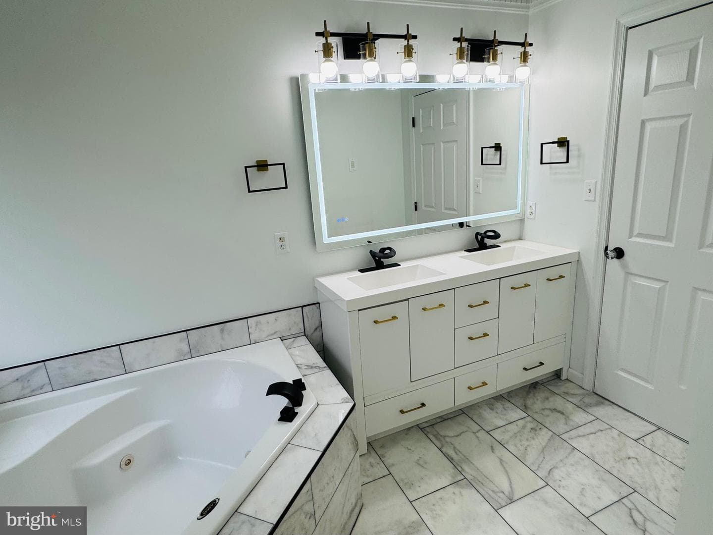 104 Fancy Court photo 24