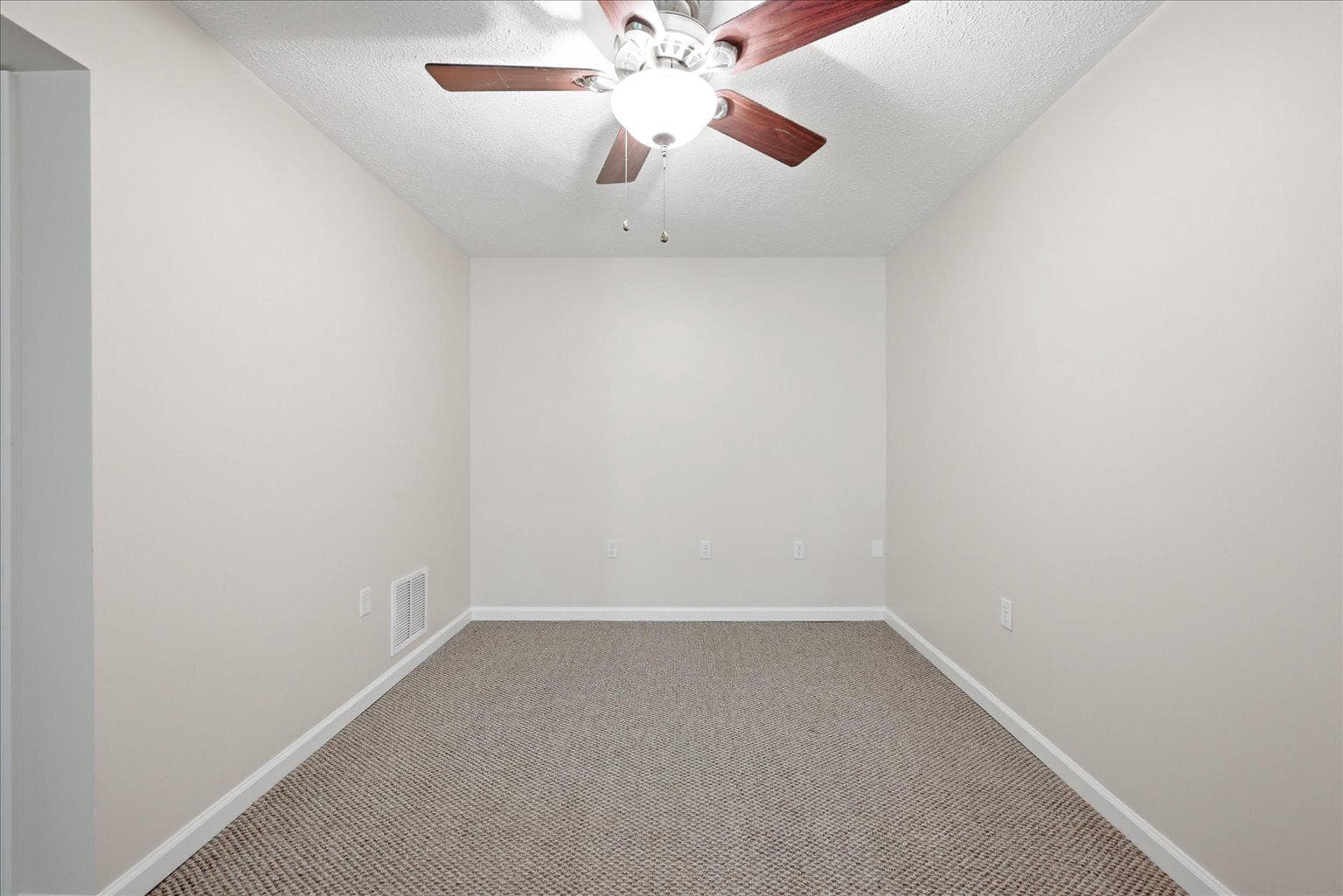 323 S Timber Ridge Road photo 47