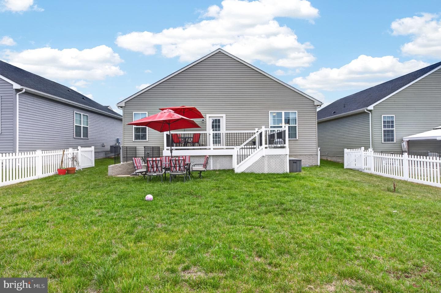 227 Parkland Drive photo 33