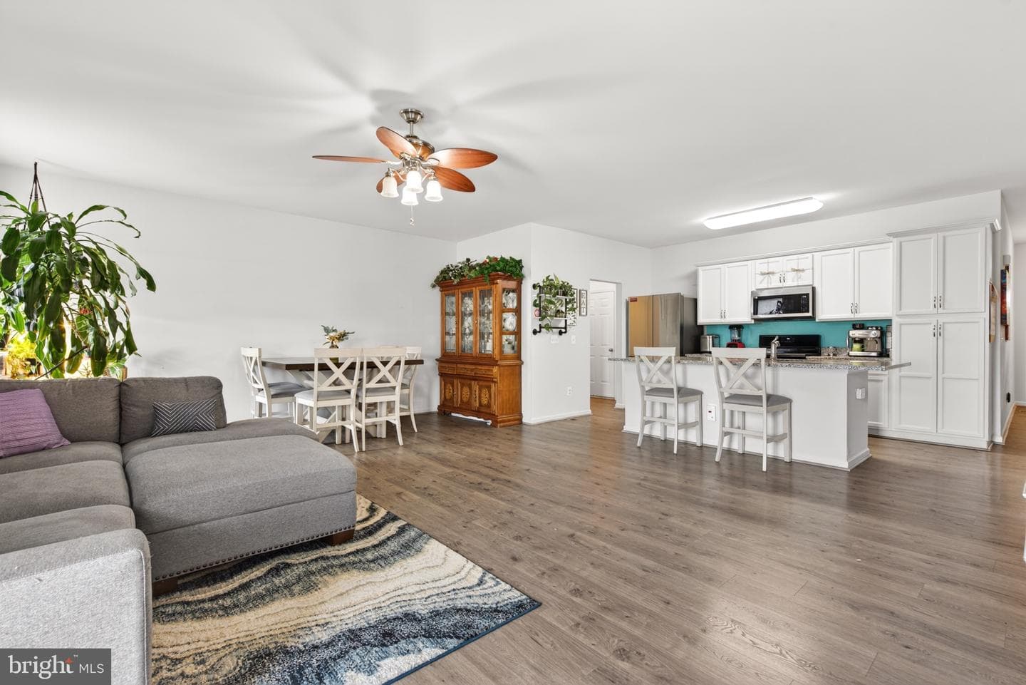 227 Parkland Drive photo 6