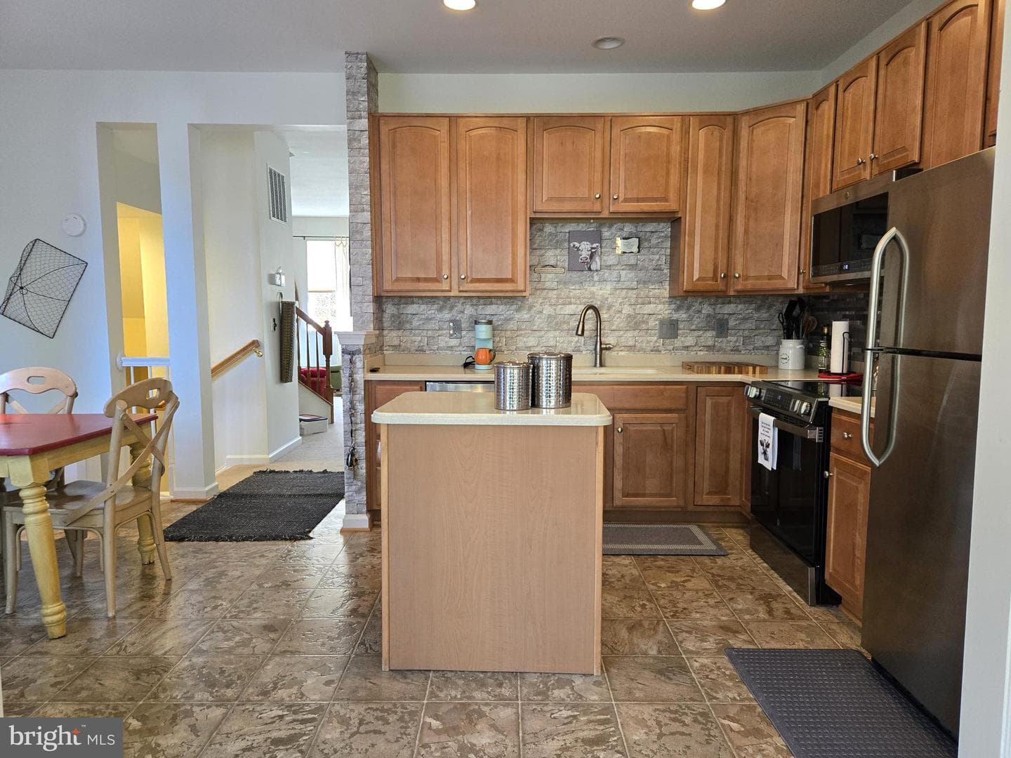 135 Pittman Court photo 6