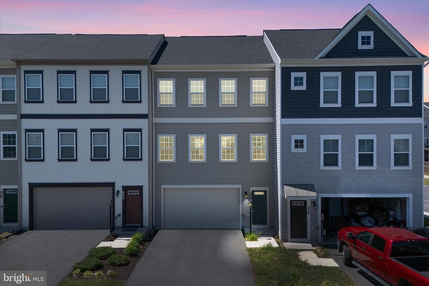 226 Parkland Drive photo 3