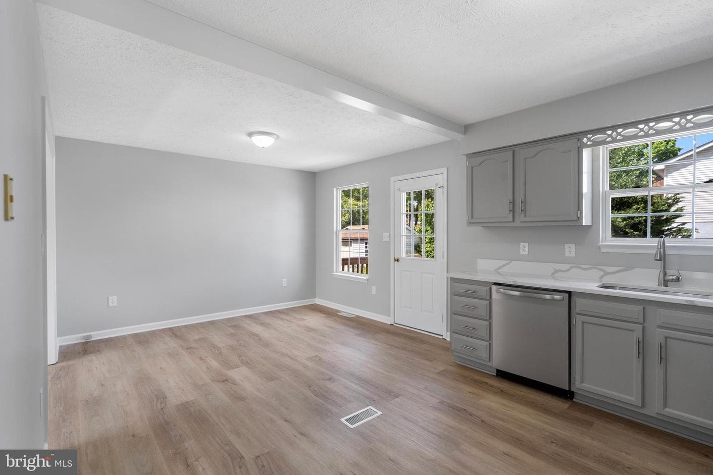 305 Woodrow Road photo 11