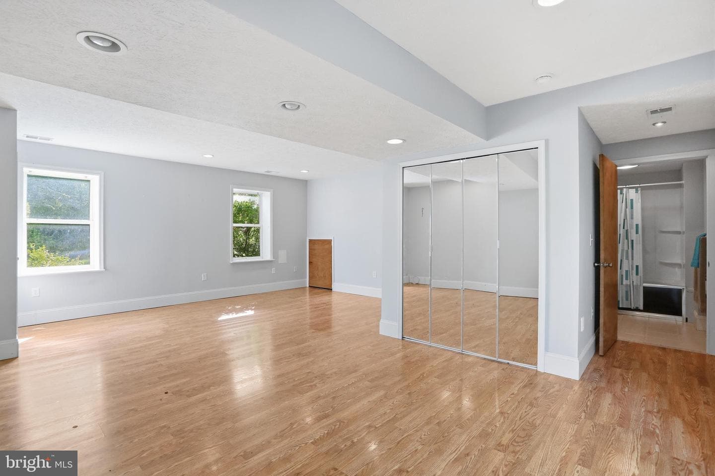 902 Enfield Drive photo 22