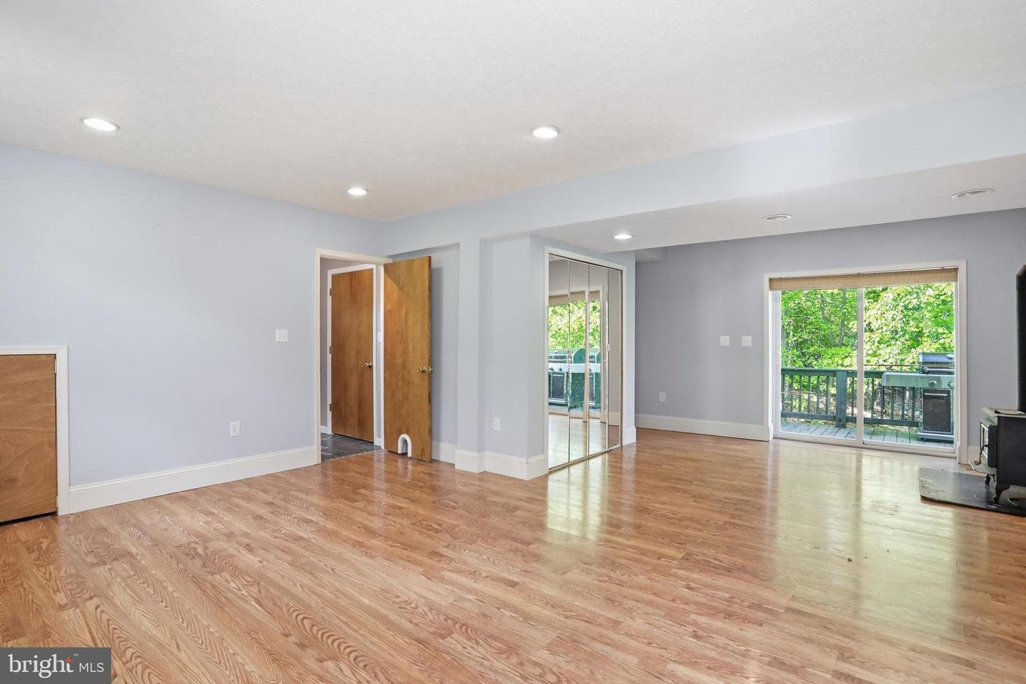 902 Enfield Drive photo 25