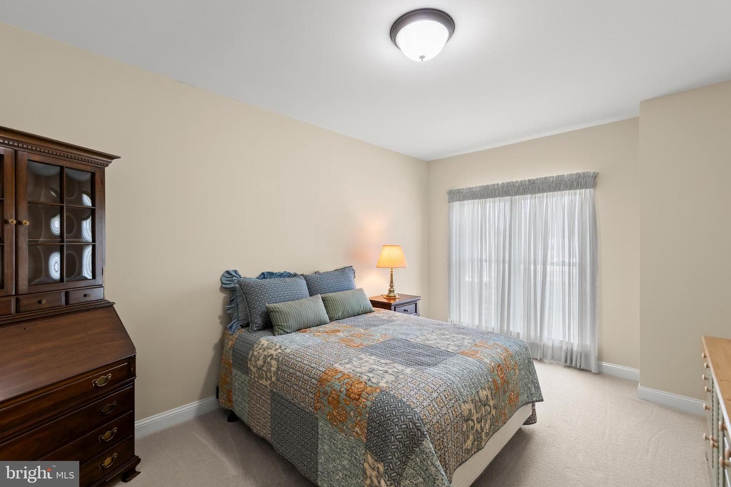 135 Kinross Drive photo 26