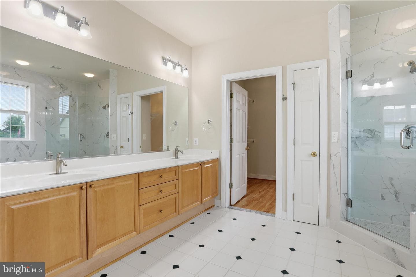 220 Flanagan Drive photo 36
