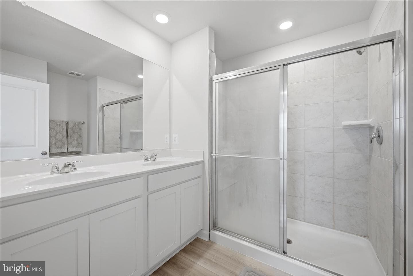 105 Tye Court photo 32