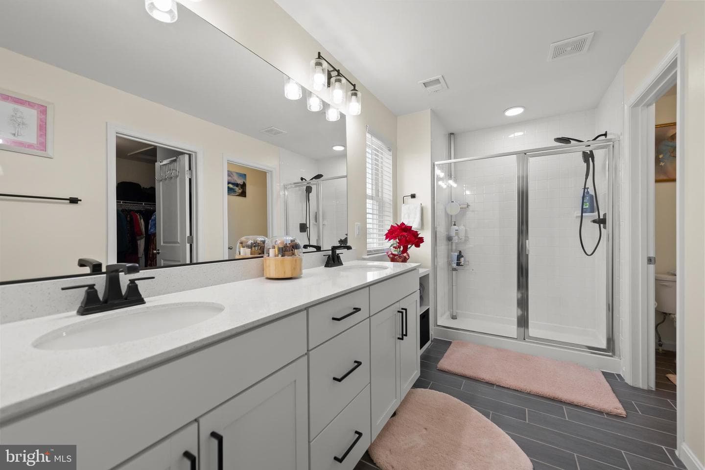 124 Lenore photo 19