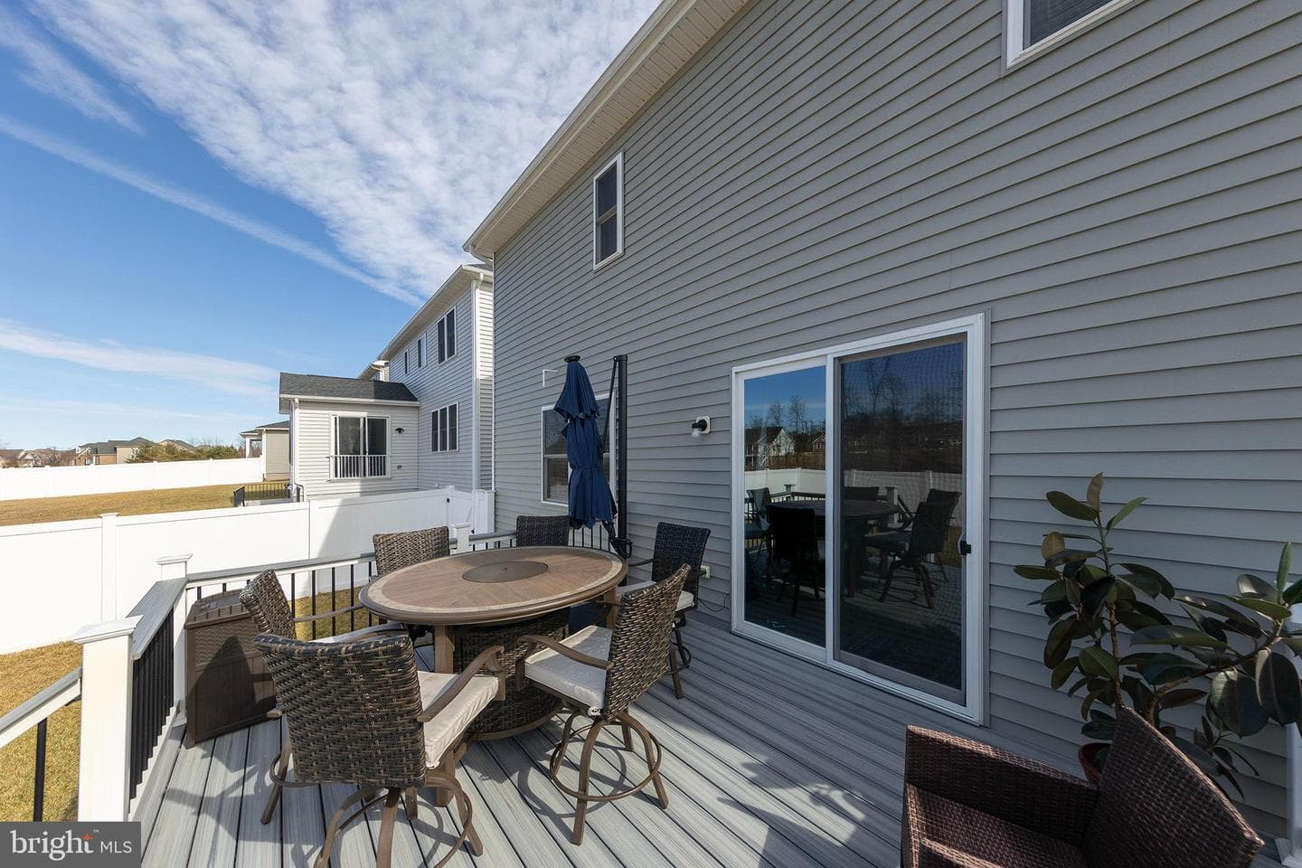 124 Lenore photo 36