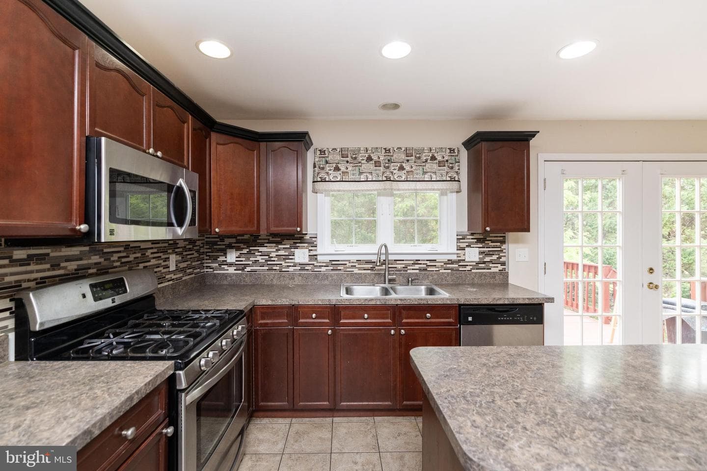 102 Blackpowder Court photo 13