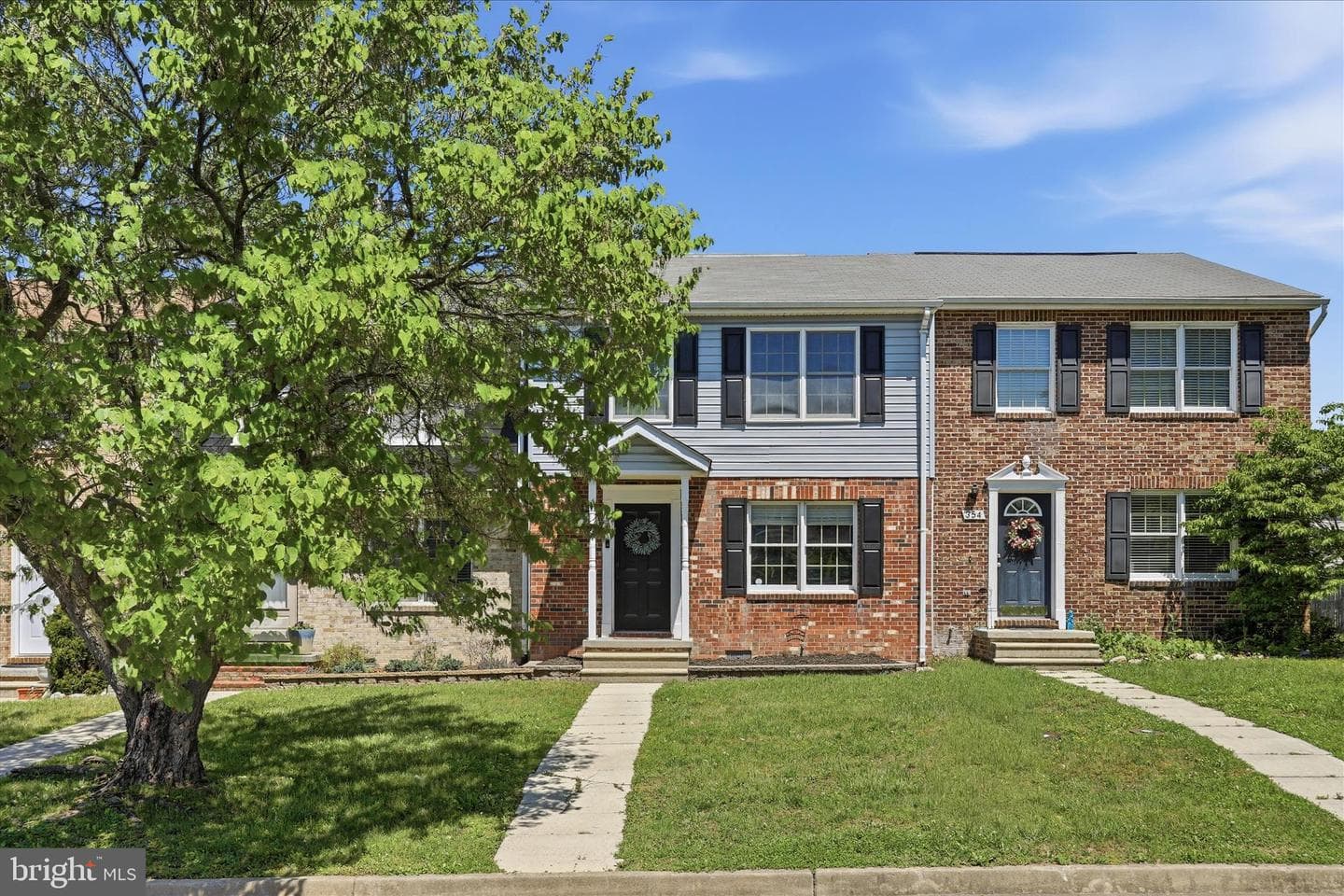 356 Surrey Club Ln photo 2