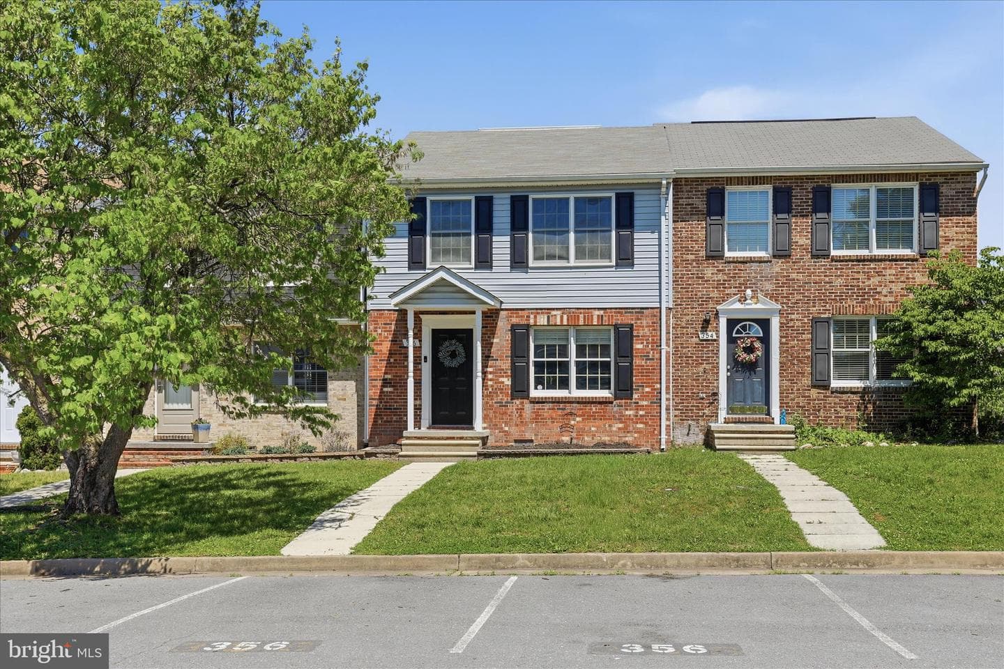356 Surrey Club Ln photo 4