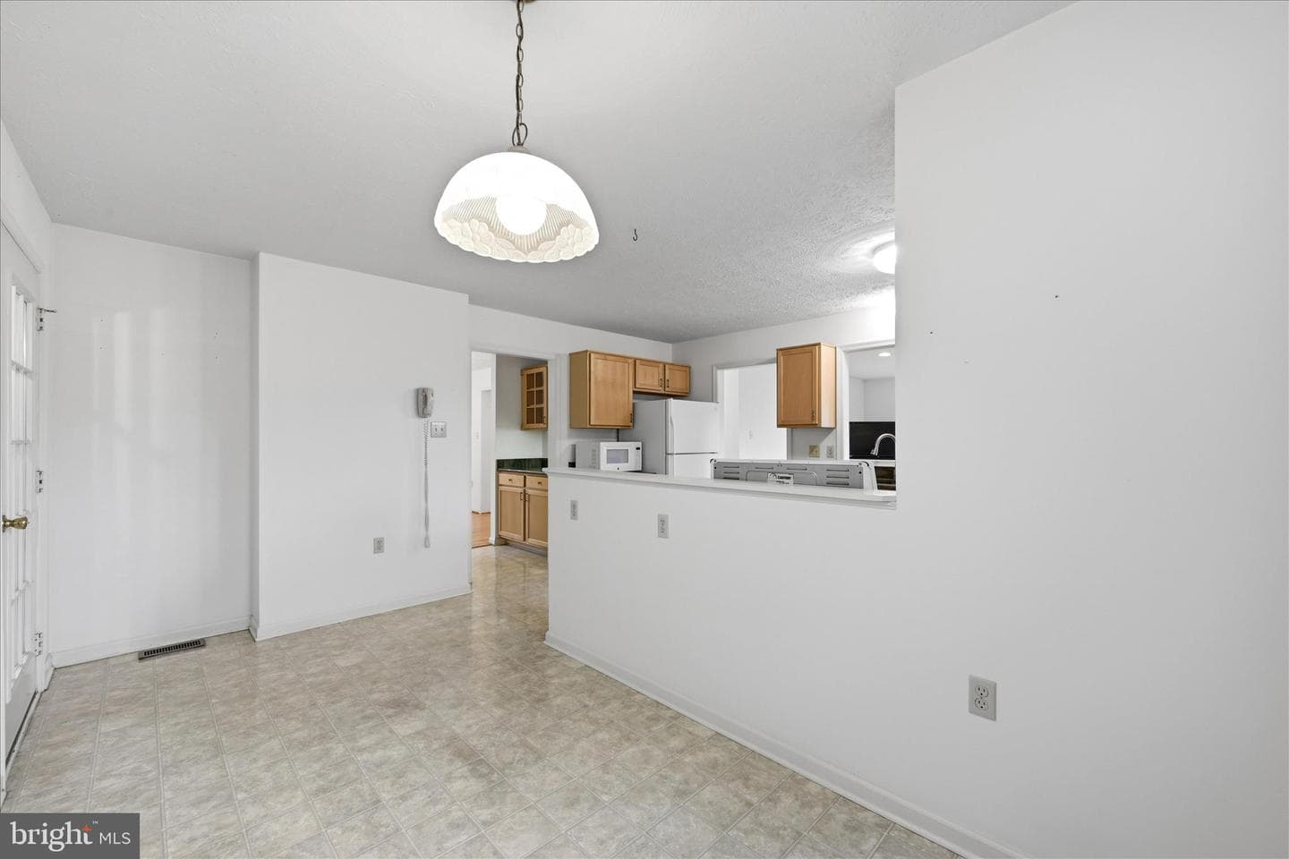 219 Bentley Avenue photo 26