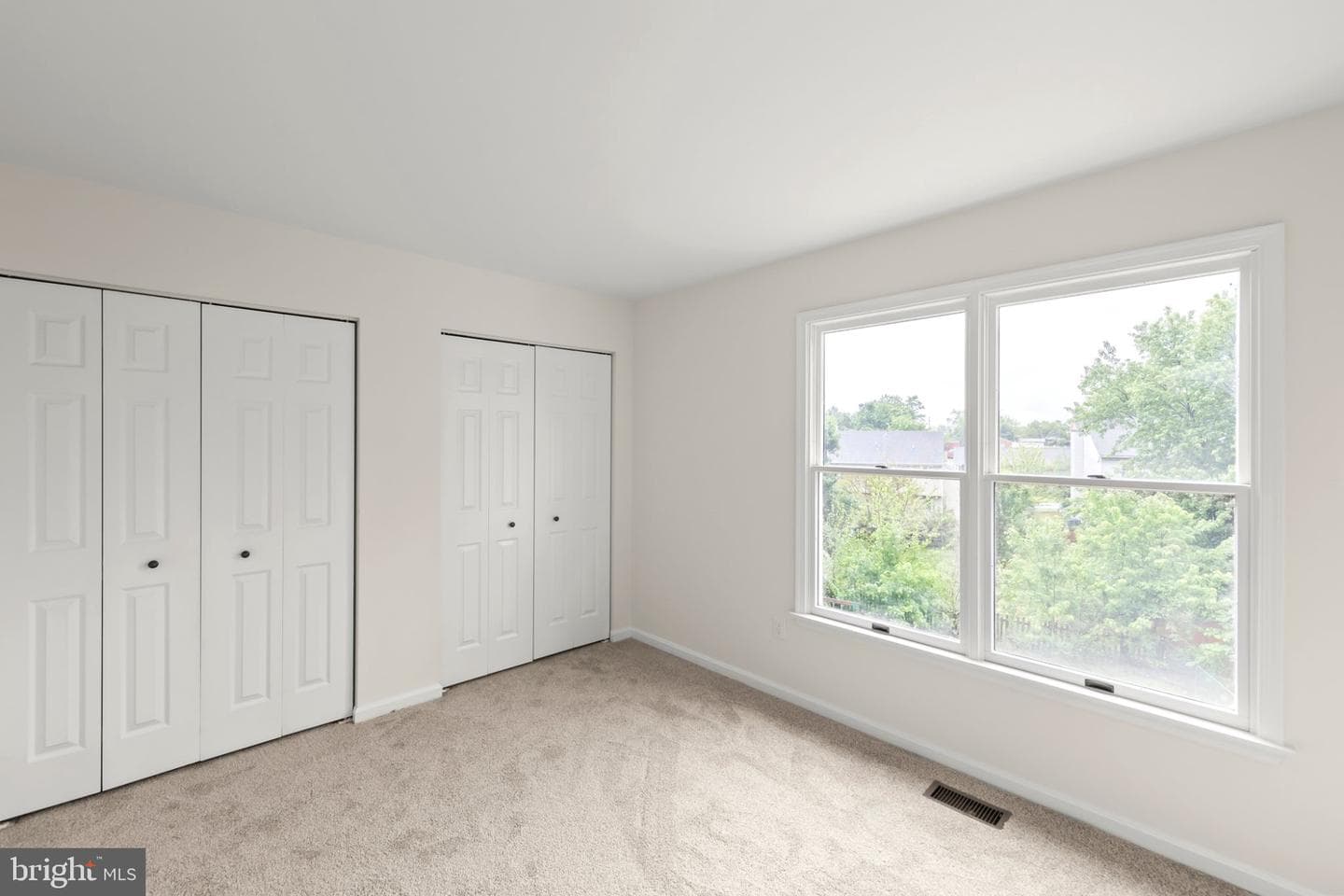 106 Etnam Street photo 18