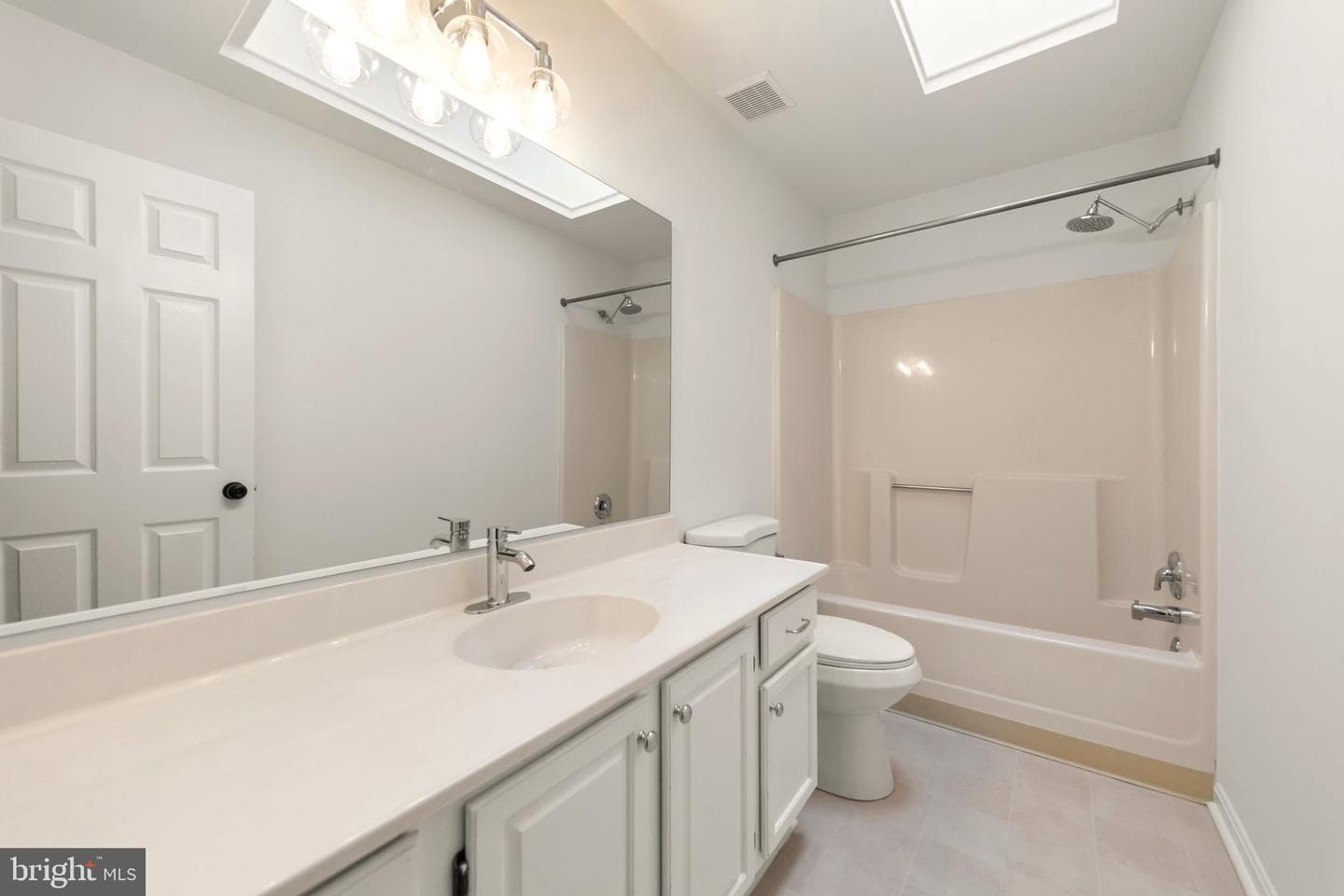 106 Etnam Street photo 20