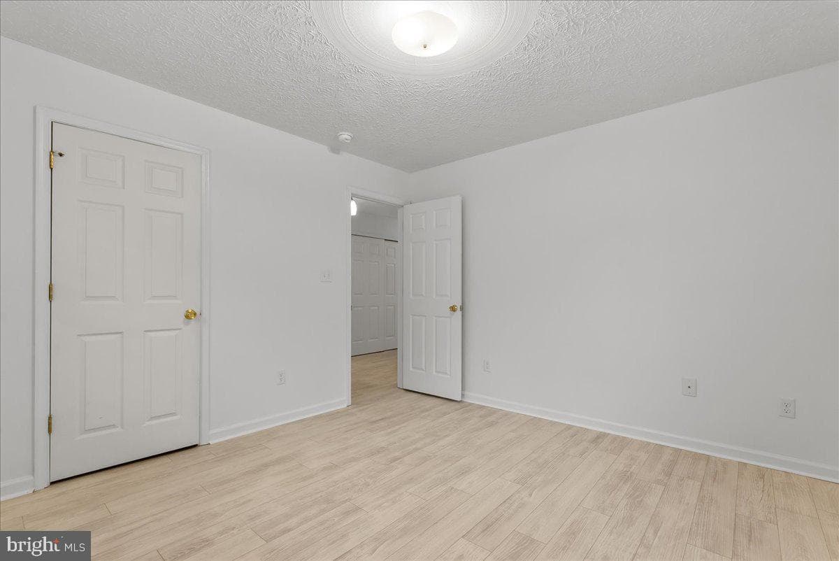 100 Woodlands Lane photo 30