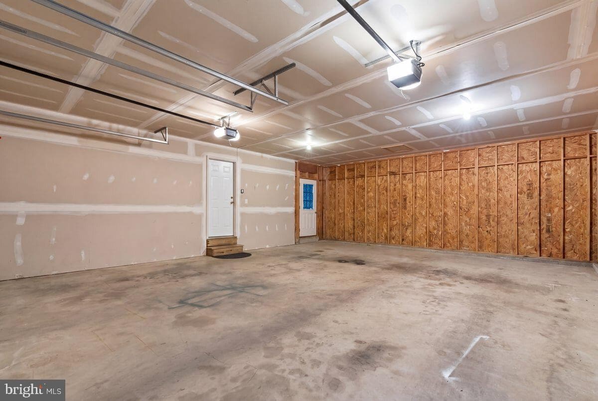 100 Woodlands Lane photo 37