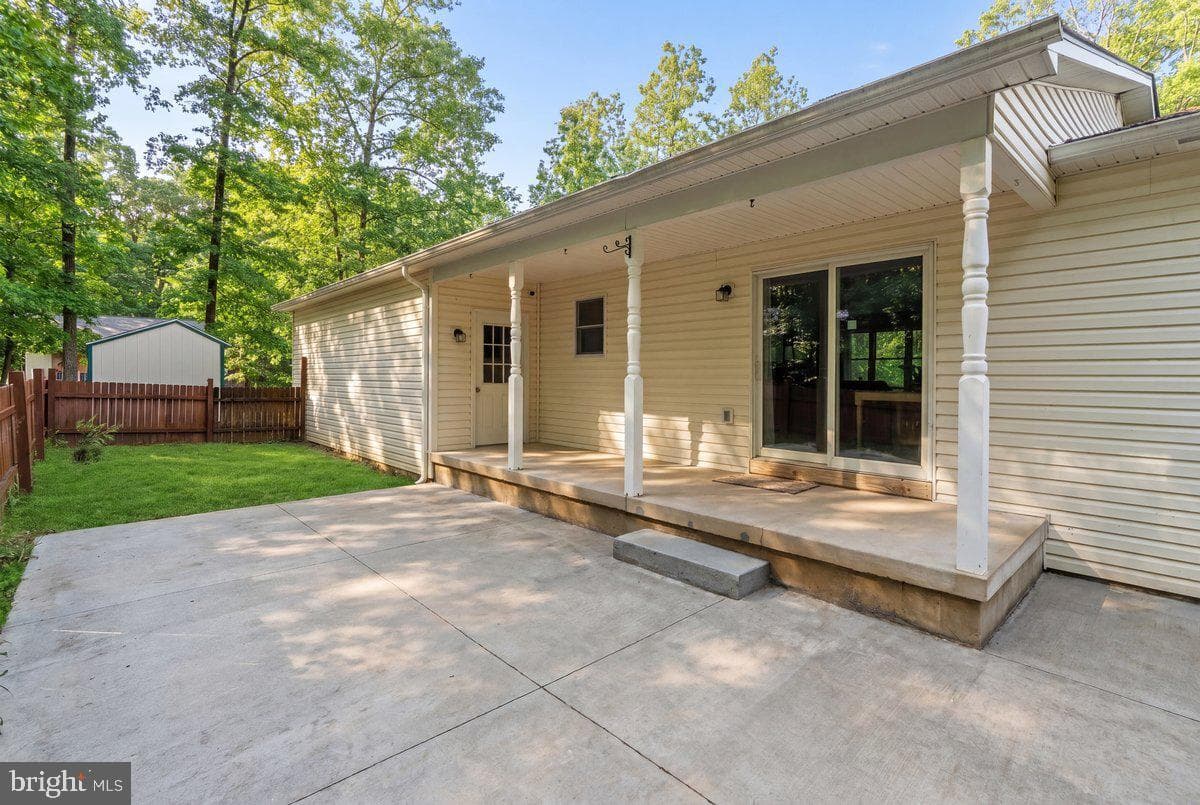 100 Woodlands Lane photo 38