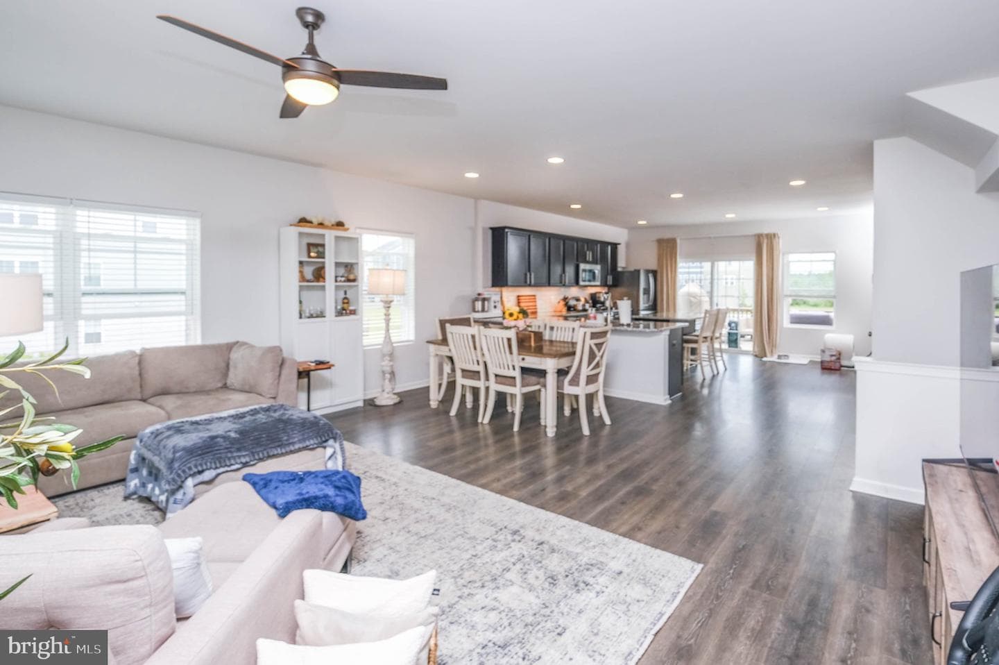 218 Parkland Drive photo 3