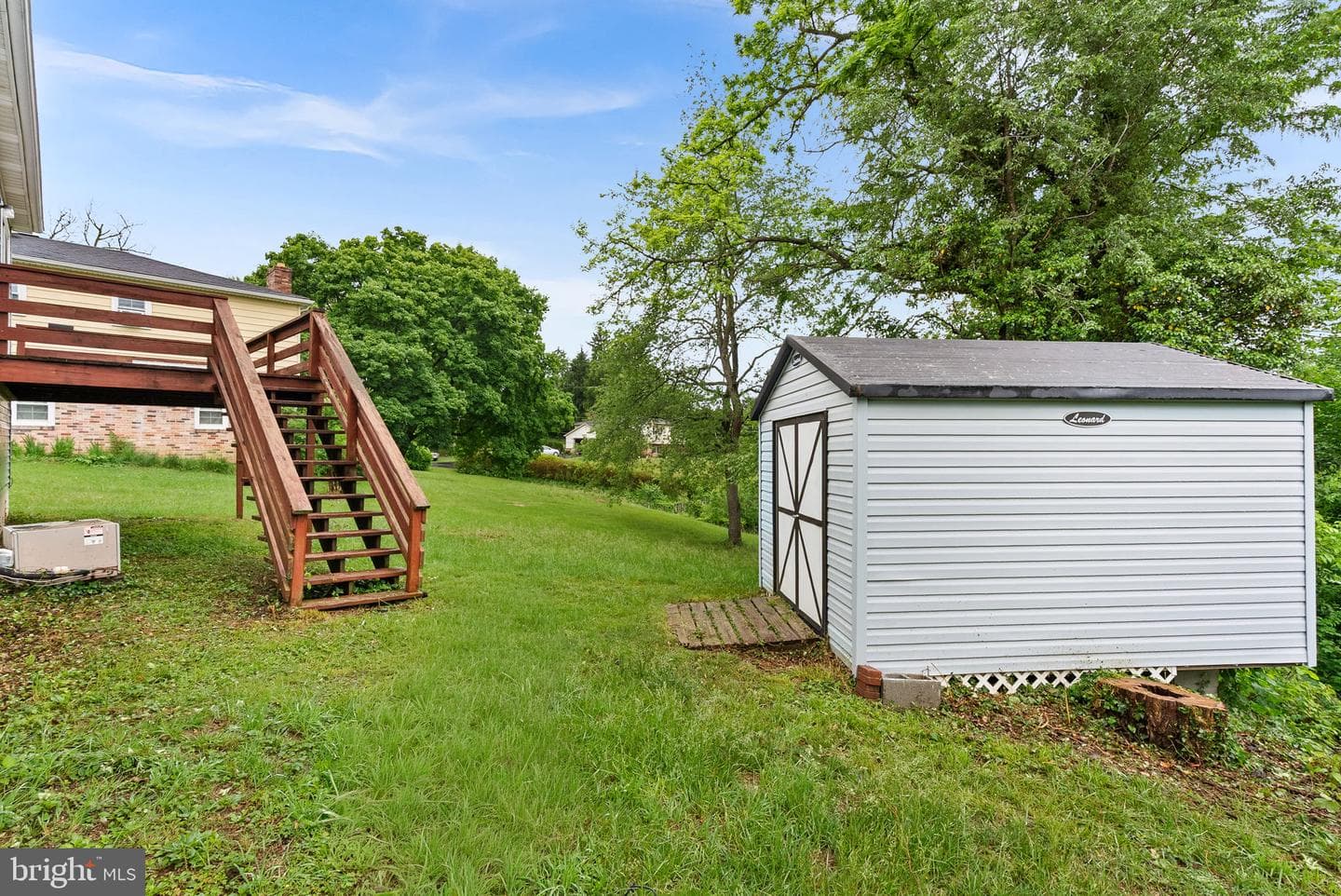 187 Village Court photo 43