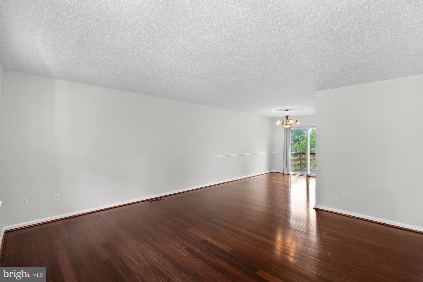 187 Village Court photo 8
