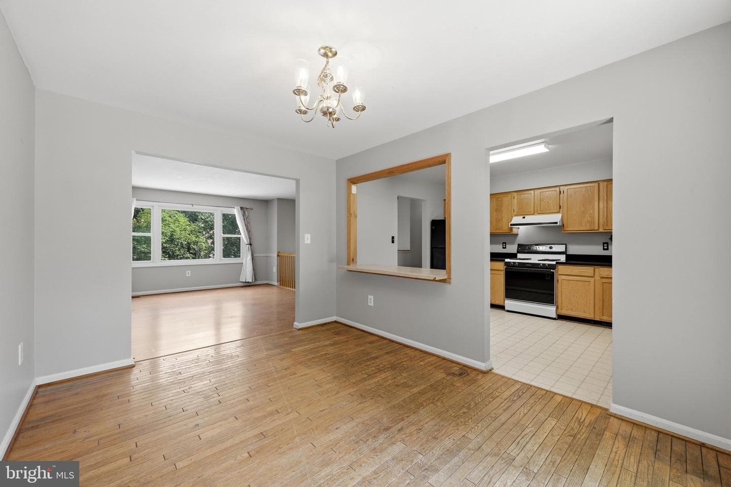 303 Pembridge Drive photo 11