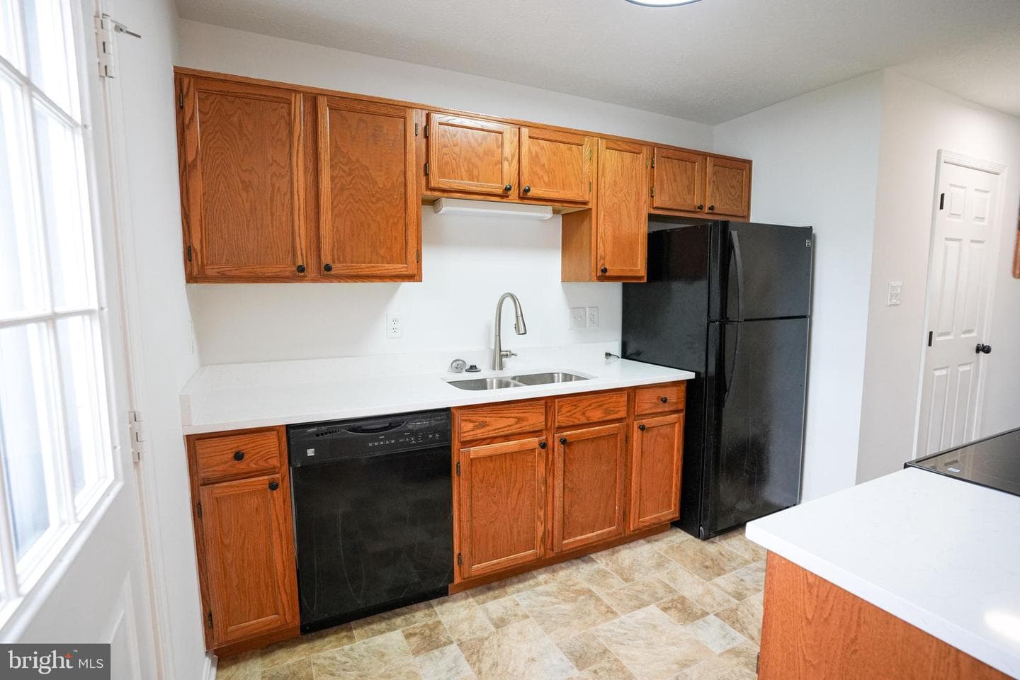 218 Stratford Drive photo 6