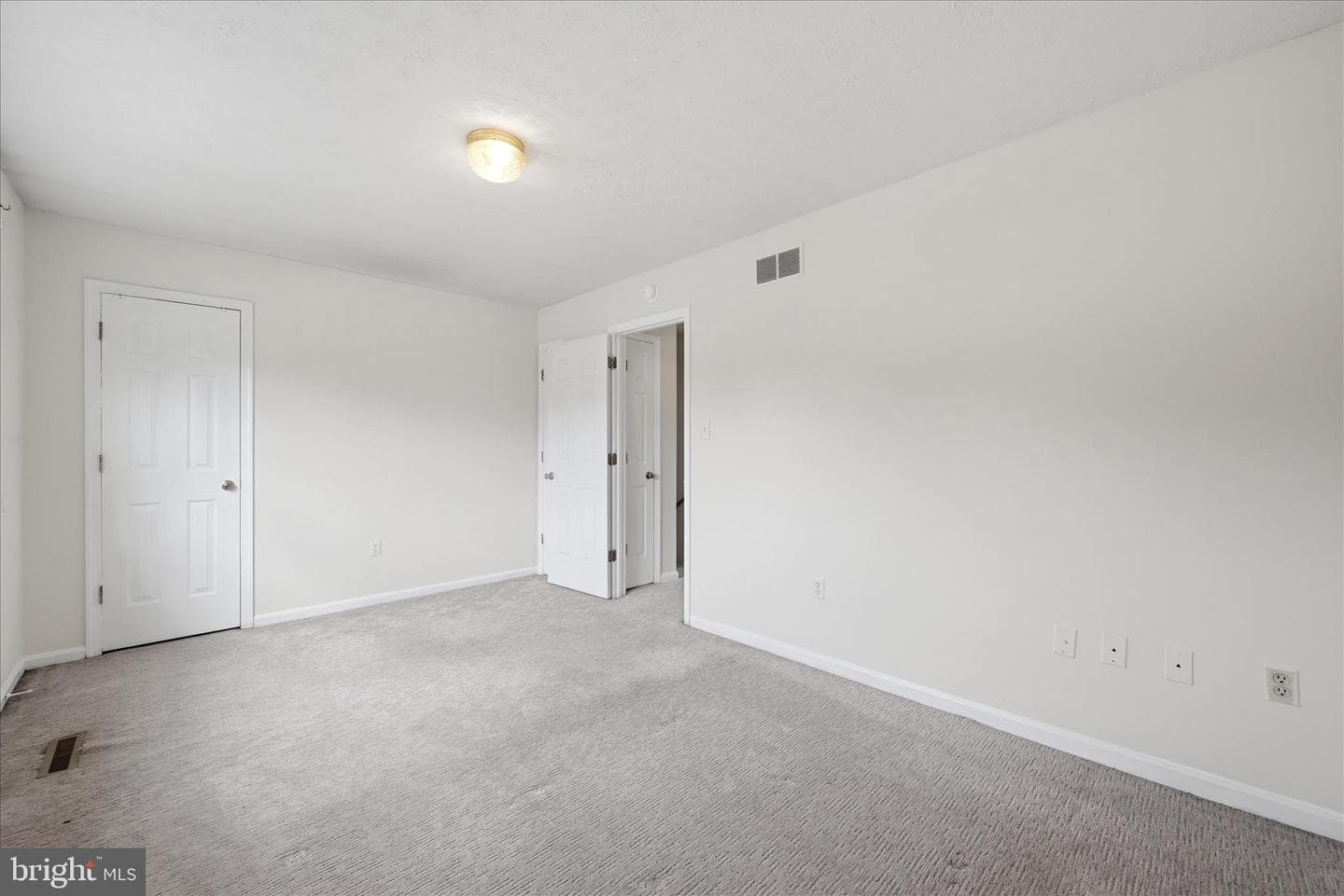 304 Ash Hollow Drive photo 23