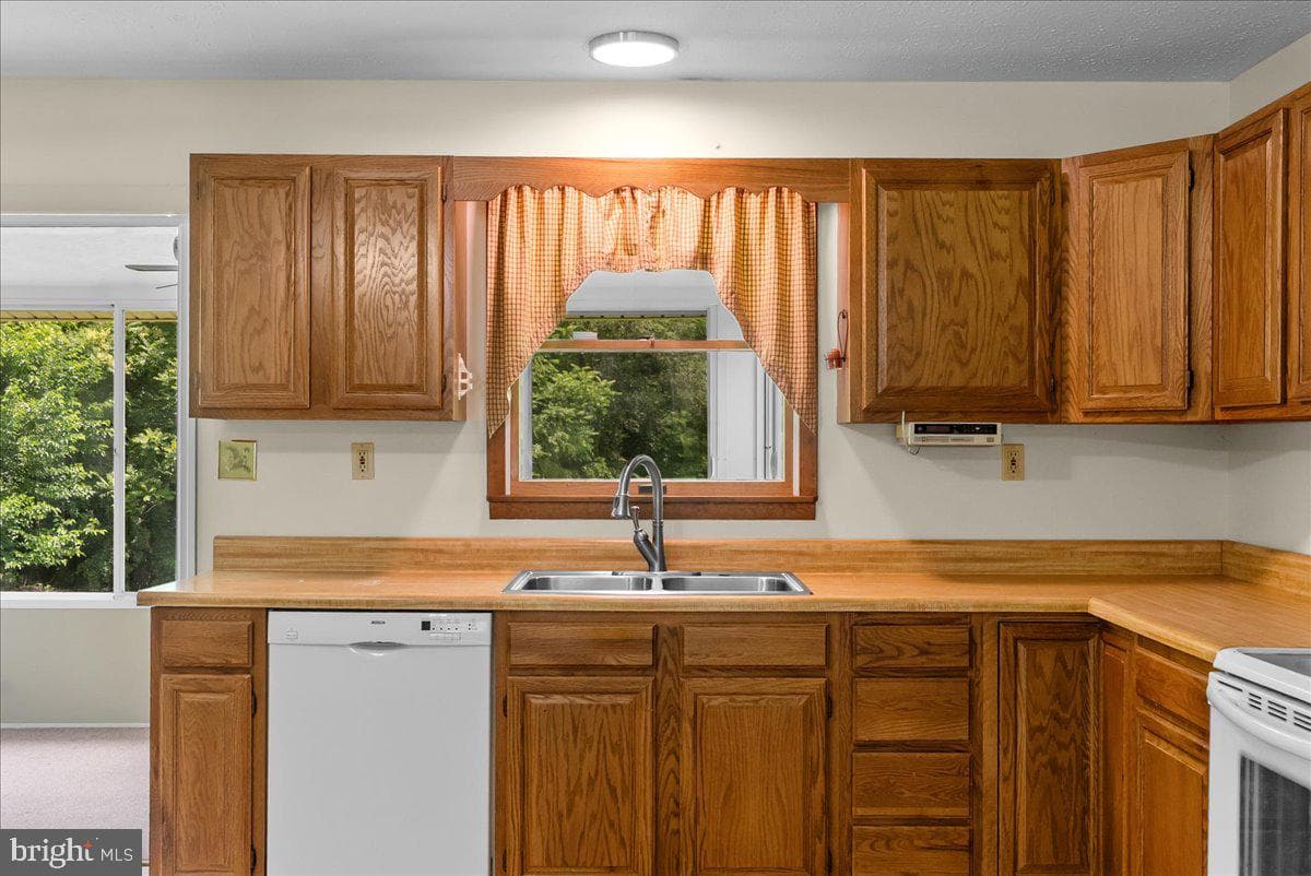 2294 Welltown Road photo 8