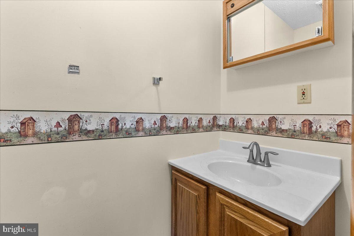 2294 Welltown Road photo 9