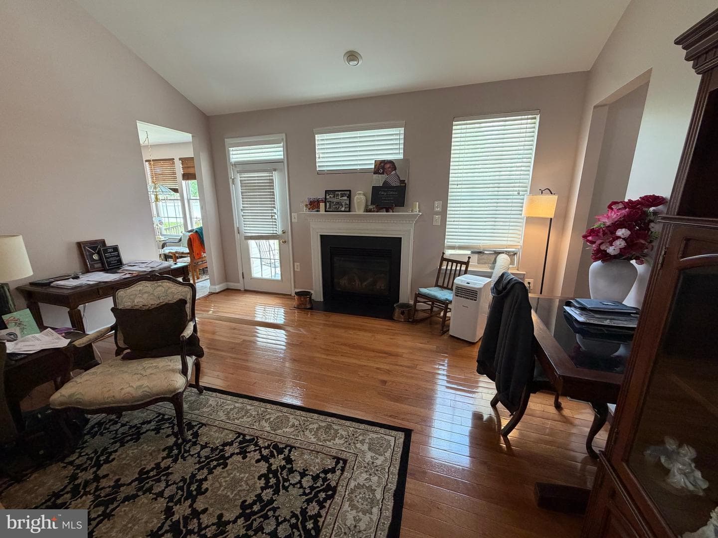 104 Hayvenhurst Court photo 3