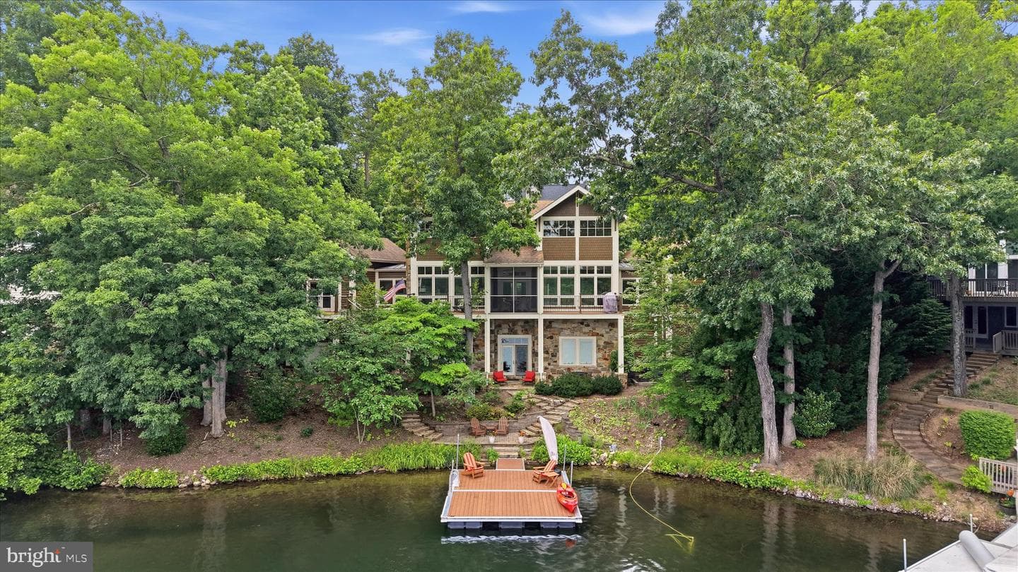 130 Lake Shore Drive photo 53
