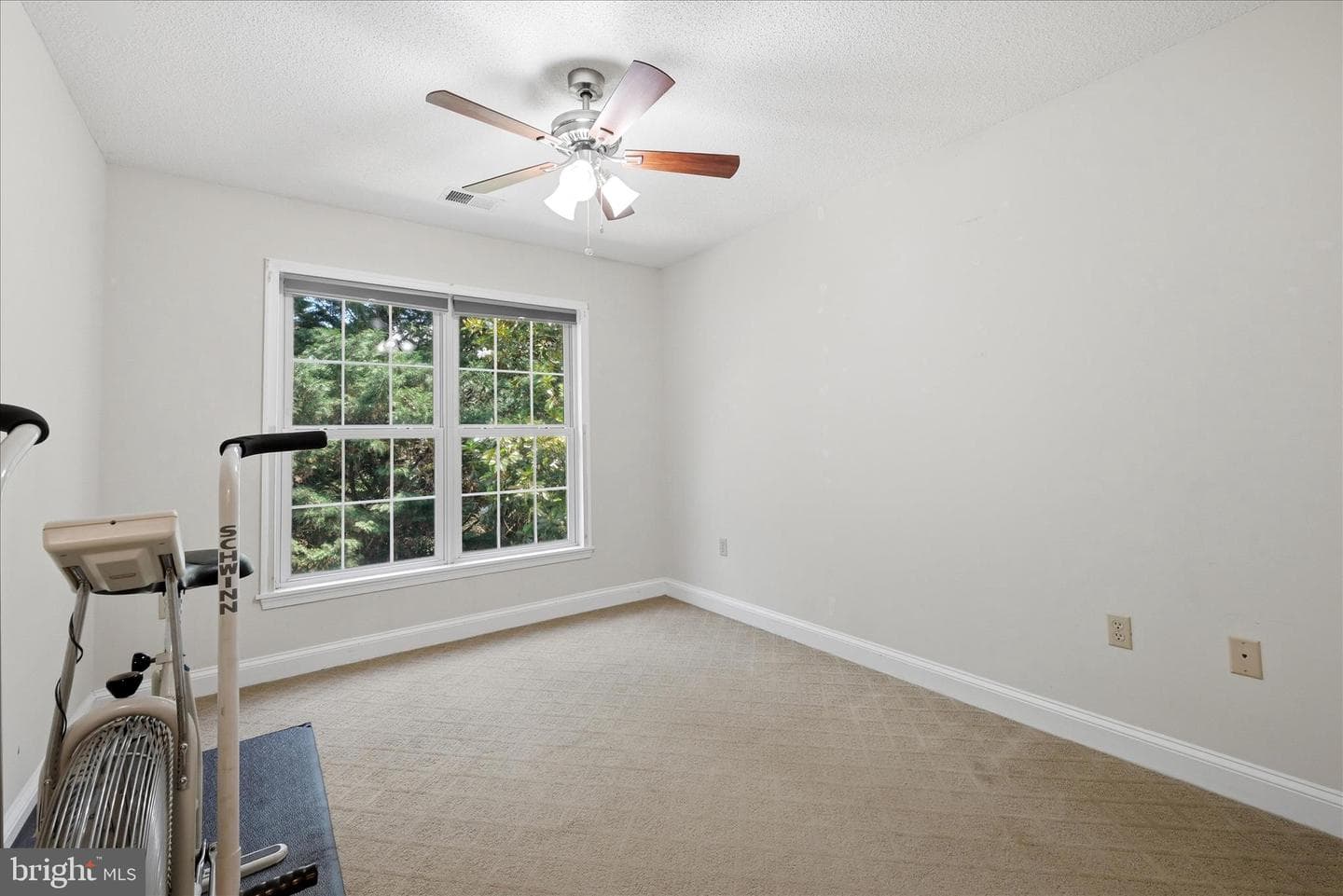102 Clevenger Court photo 41
