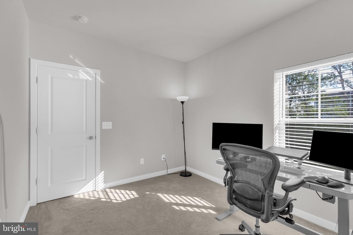 131 Thornton Way photo 37