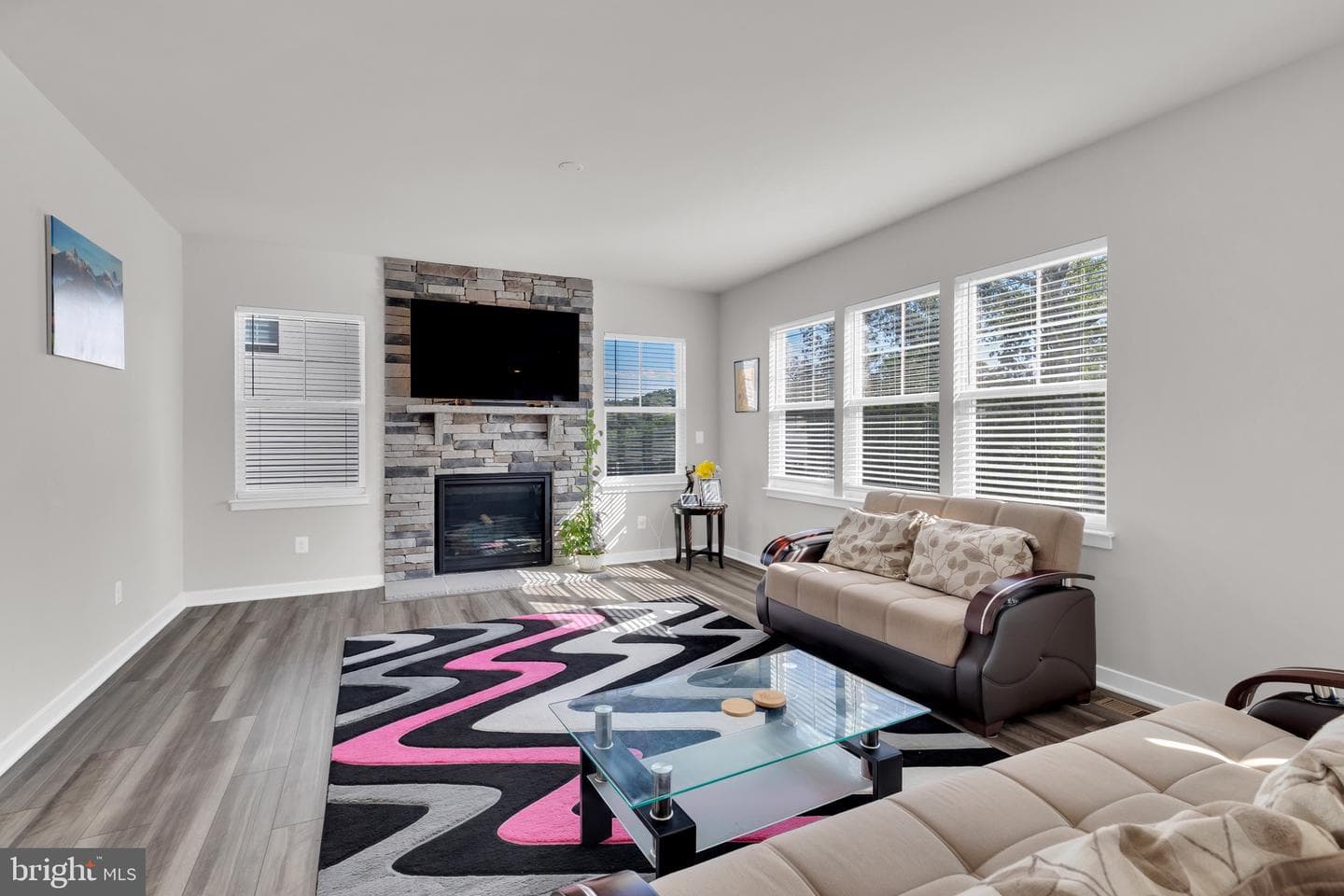 131 Thornton Way photo 9