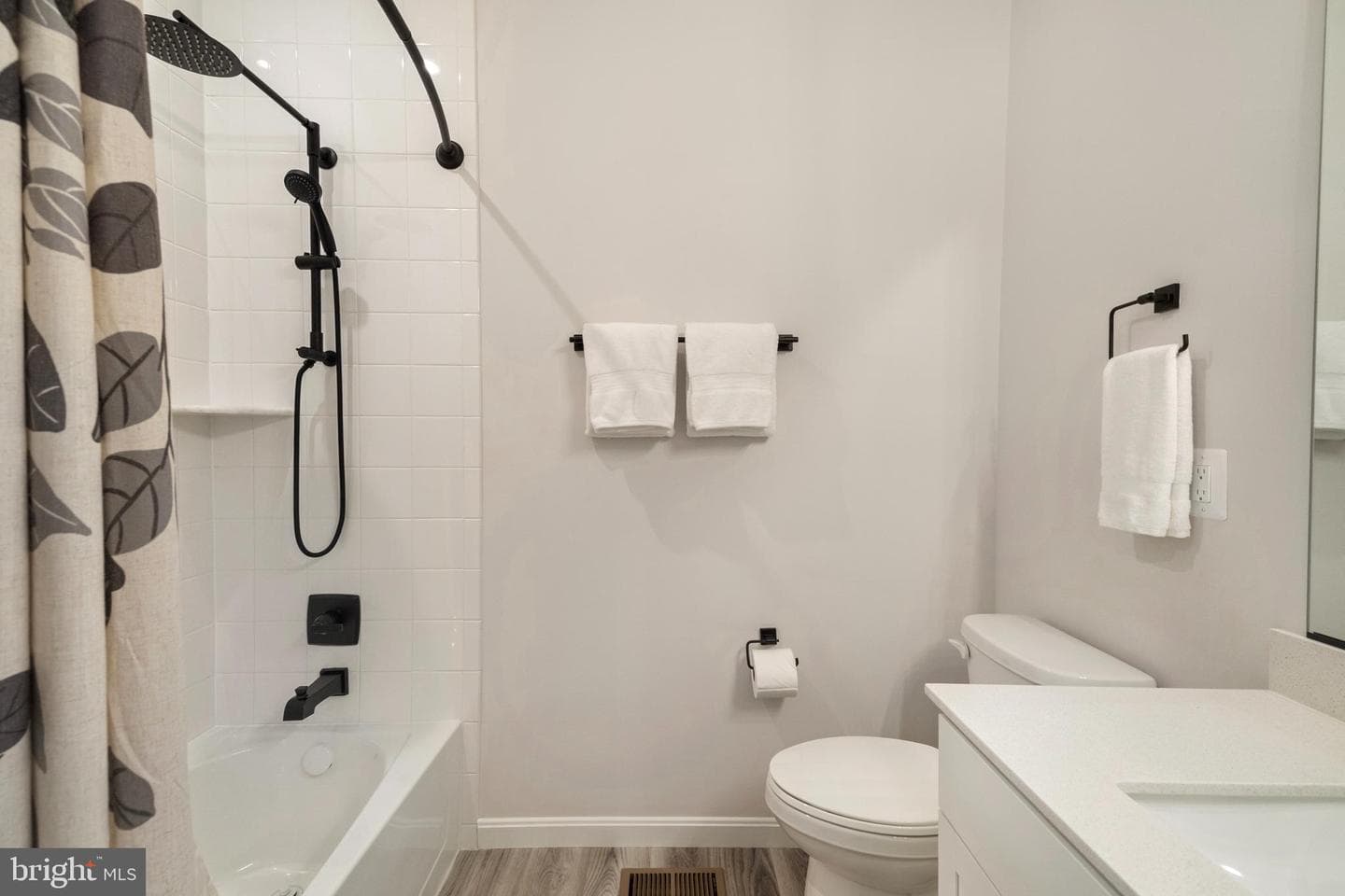 140 Poe Drive photo 25