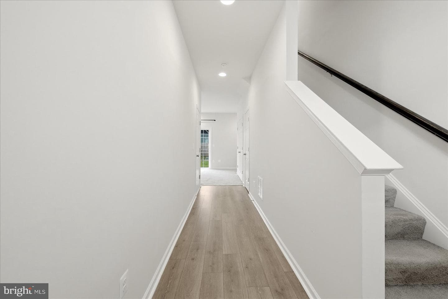 246 Norland Knoll photo 5