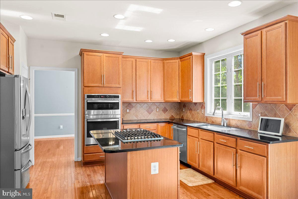 108 Norfolk Court photo 10