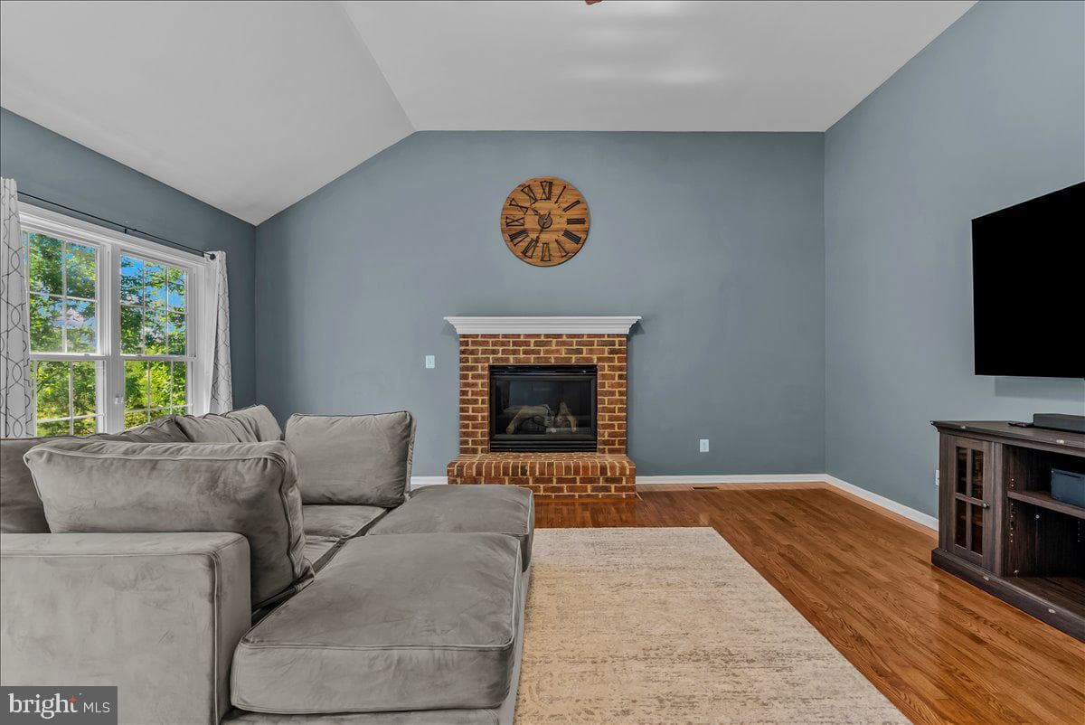 108 Norfolk Court photo 15