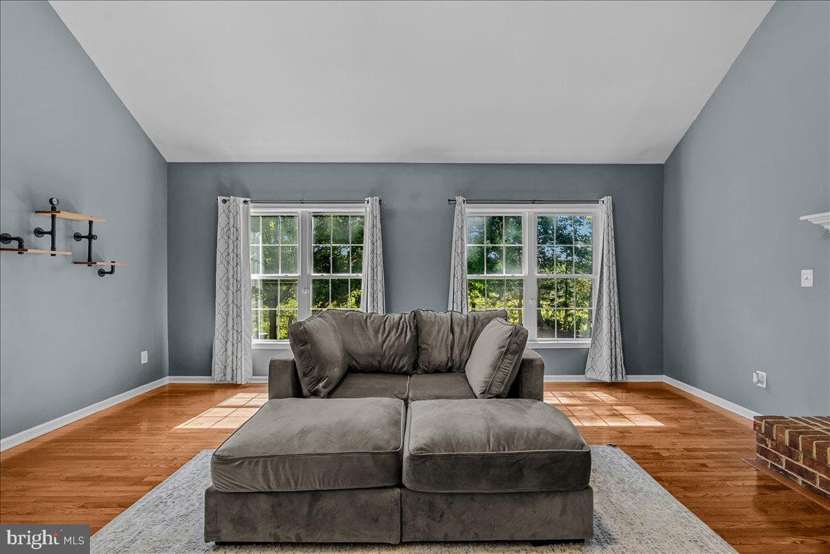 108 Norfolk Court photo 17