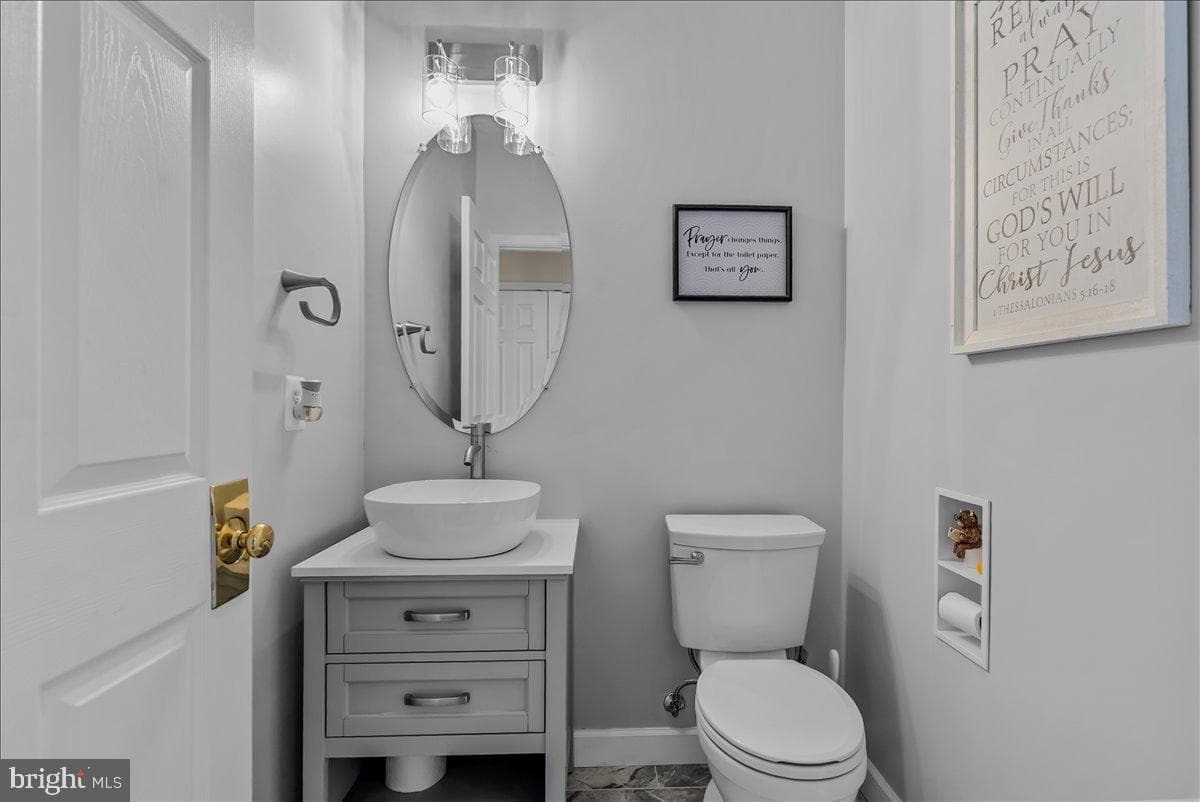 108 Norfolk Court photo 27