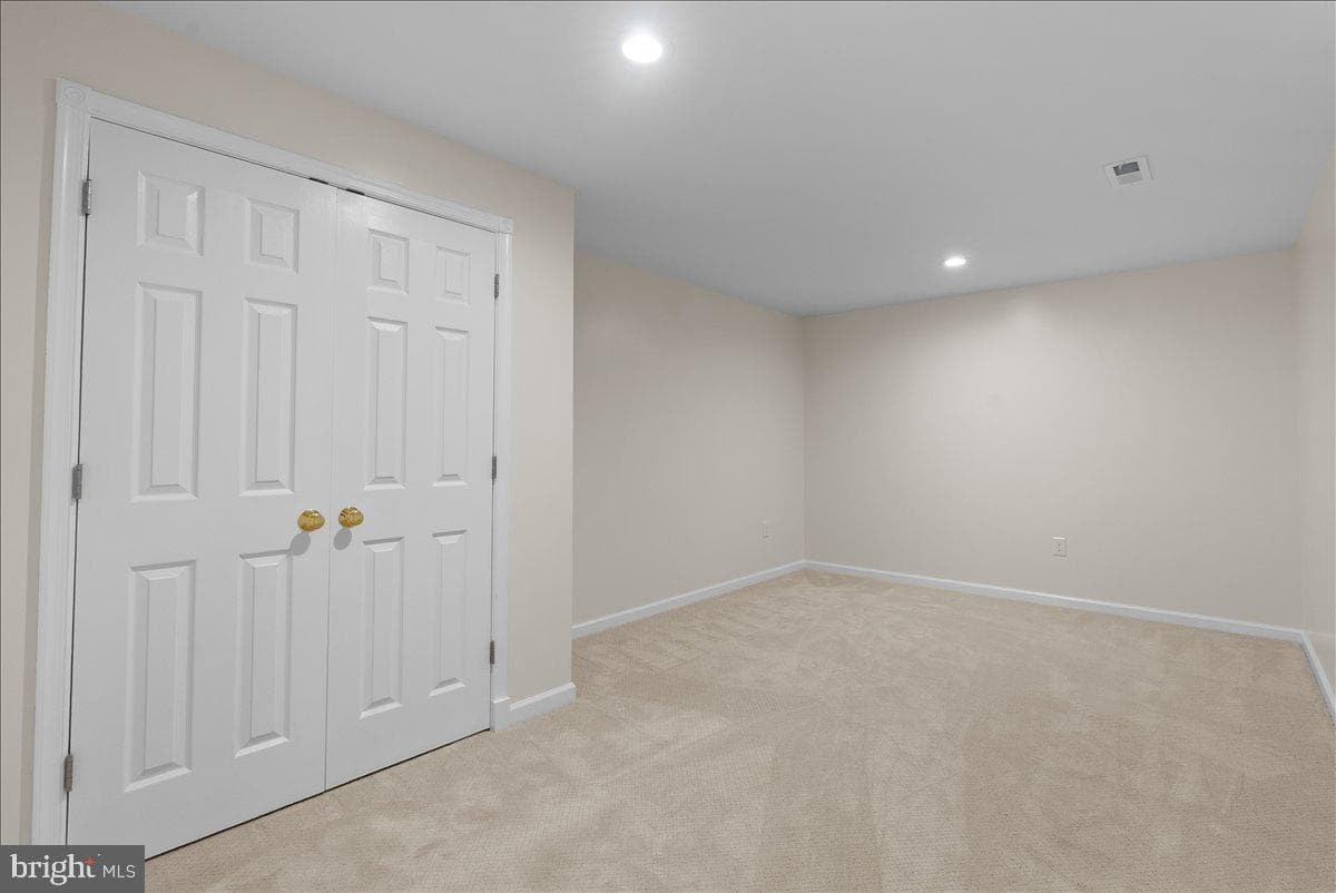 108 Norfolk Court photo 55