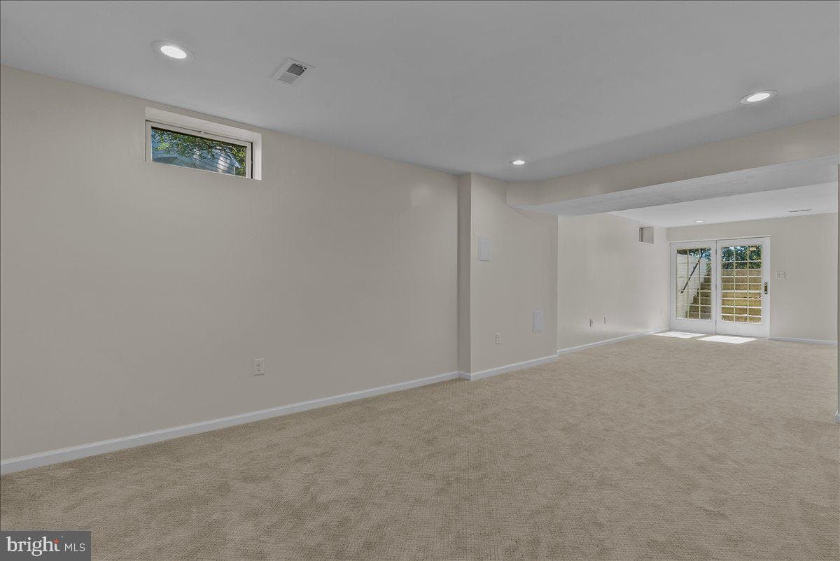 108 Norfolk Court photo 57