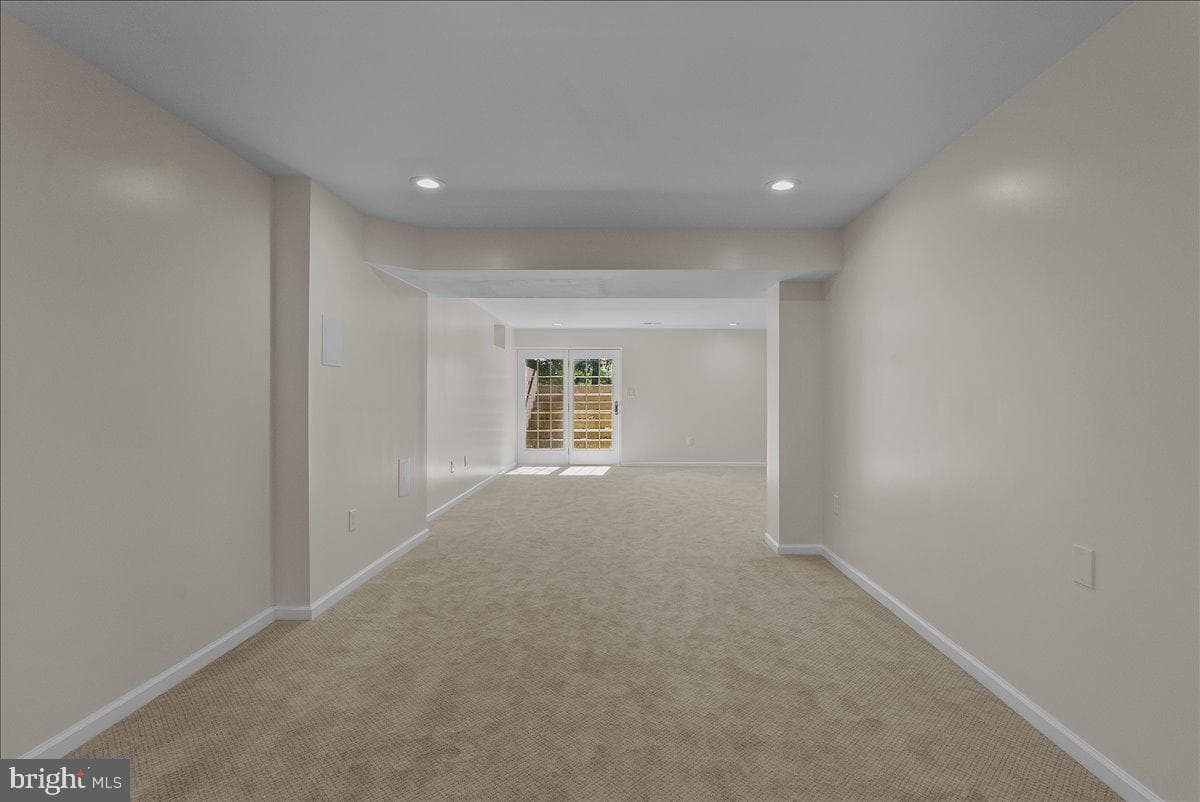 108 Norfolk Court photo 58