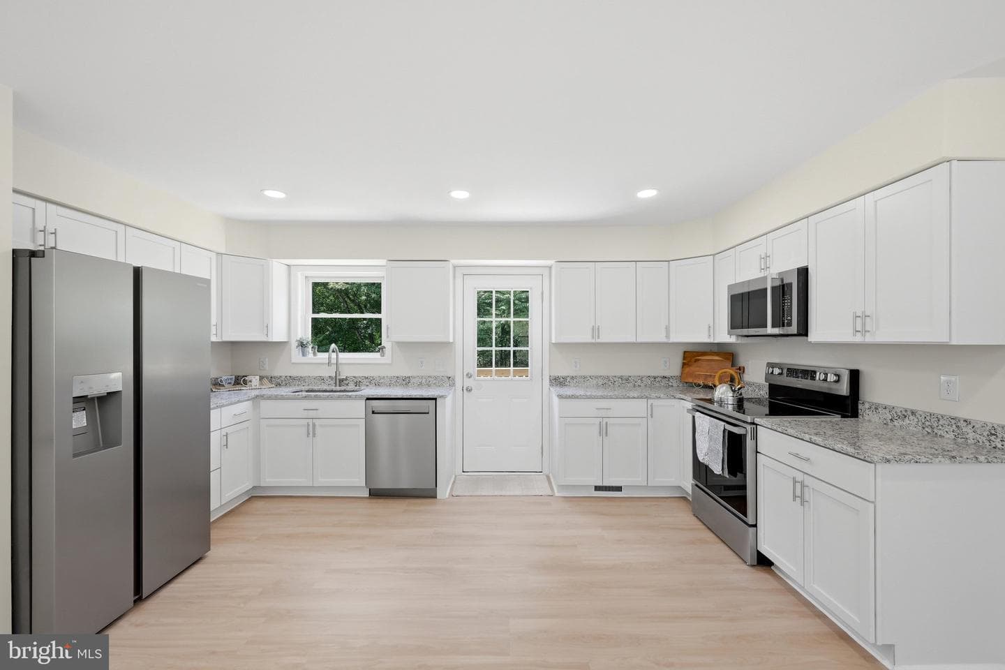 1355 Perry photo 10