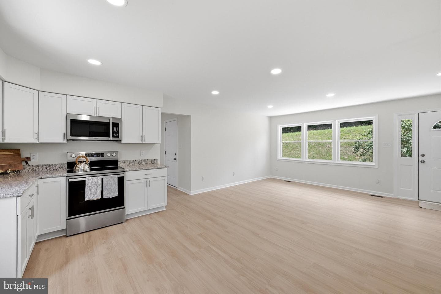 1355 Perry photo 11